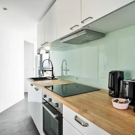 Private Front With Garden And Garage * Antibes