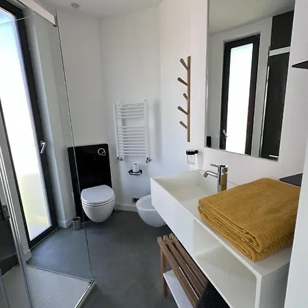 Villa Private Front With Garden And Garage *