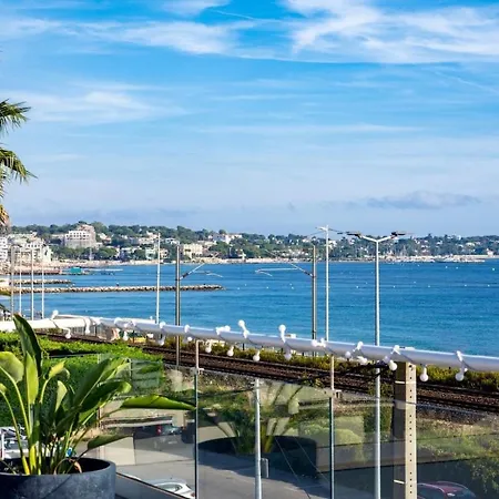 Villa Private Front With Garden And Garage Antibes