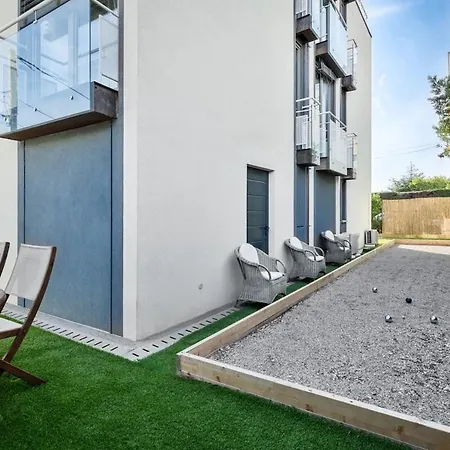 Private Front With Garden And Garage アンティーブ