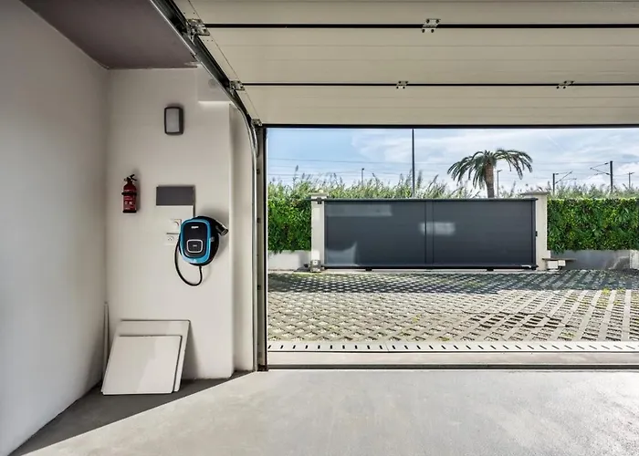 Vila Private Front With Garden And Garage *